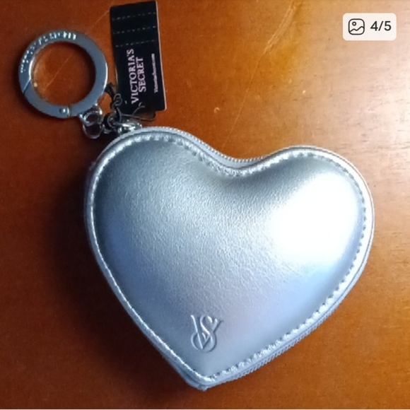 Victoria's Secret Metallic Heart Keychain🩶🤍🩶 - Picture 4 of 5
